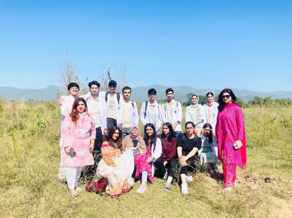 Shifa College of Medicine participates in Shifa Foundation’s Tree Plantation Initiative at Malpur 1 1 4