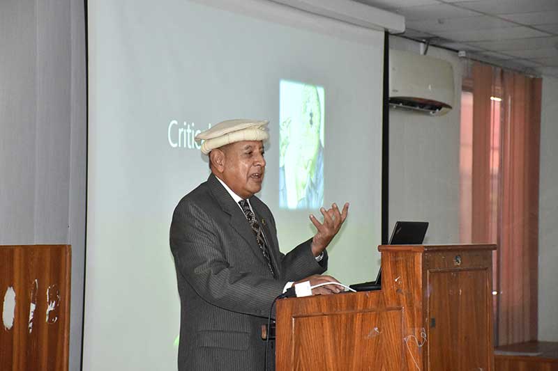 Reflection and Critical Thinking by Dr. Najam 1 1