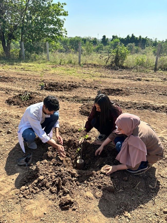 Shifa College of Medicine participates in Shifa Foundation’s Tree Plantation Initiative at Malpur 2 2 4